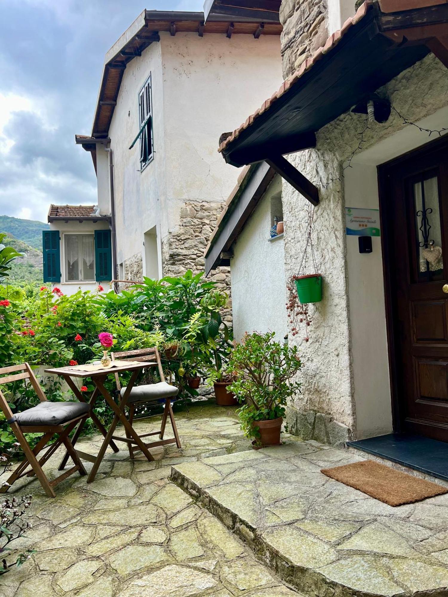 Stecado - Il Soppalco Apartment Dolceacqua Exterior photo